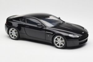 Aston Martin V8 Vantage Onyx Juodas AUTOart 1:18 70202 Metalas - nuotrauka 6 iš 8