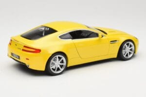 Aston Martin V8 Vantage Geltonas Hot Wheels 1:18 G7159 Metalas - nuotrauka 3 iš 8
