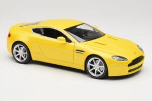 Aston Martin V8 Vantage Geltonas Hot Wheels 1:18 G7159 Metalas - nuotrauka 6 iš 8