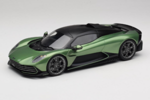Aston Martin Valhalla Iridescent Emerald Green GT Spirit 1:18 GT558 Derva