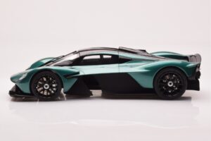 Aston Martin Valkyrie Racing Green GT Spirit 1:18 GT435 Derva - nuotrauka 3 iš 6