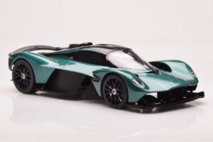 Aston Martin Valkyrie Racing Green GT Spirit 1:18 GT435 Derva - nuotrauka 4 iš 6