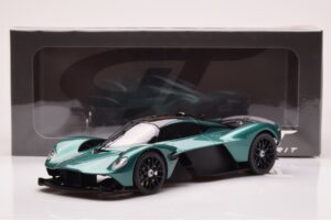 Aston Martin Valkyrie Racing Green GT Spirit 1:18 GT435 Derva - nuotrauka 6 iš 6
