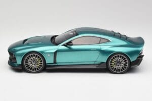 Aston Martin Valour Racing Green GT Spirit 1:18 GT480 Derva - nuotrauka 3 iš 6