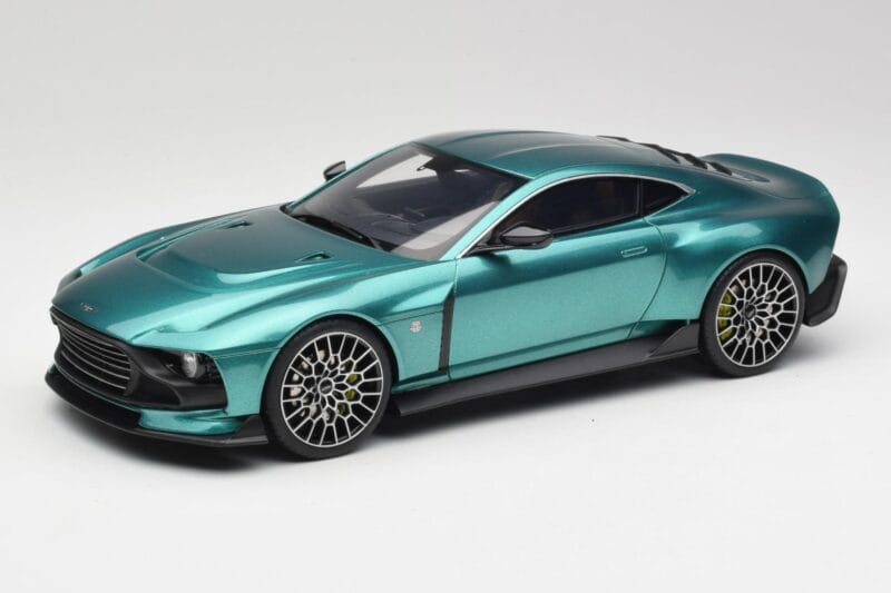 Aston Martin Valour Racing Green GT Spirit 1:18 GT480 Derva