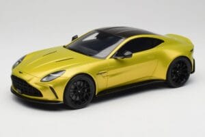 Aston Martin Vantage Cosmopolitan Yellow GT Spirit 1:18 GT514 Derva