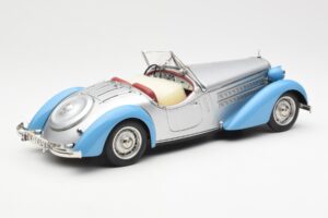 Audi 225 Front Roadster Mėlyna Sidabrinė CMC 1:18 M-075B Metalas - nuotrauka 2 iš 6