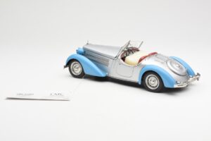 Audi 225 Front Roadster Mėlyna Sidabrinė CMC 1:18 M-075B Metalas - nuotrauka 5 iš 6