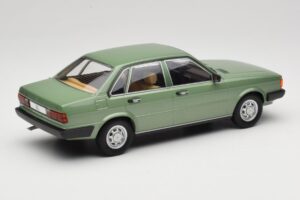 Audi 80 B2 Žalias MCG 1:18 MCG18525 Metalas - nuotrauka 2 iš 6