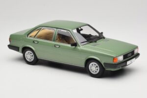 Audi 80 B2 Žalias MCG 1:18 MCG18525 Metalas - nuotrauka 4 iš 6