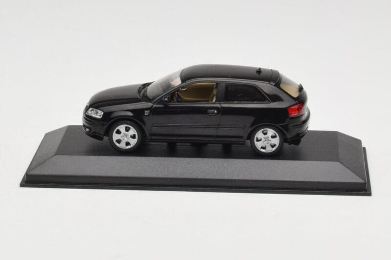 Audi A3 8P Black Metallic Minichamps 1:43 12000 Metalas