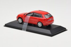 Audi A3 8P Sportback Raudonas Minichamps 1:43 5010403023 Metalas - nuotrauka 3 iš 4