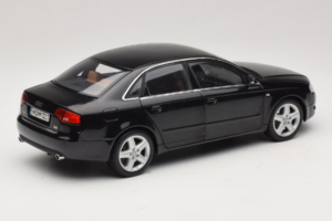 Audi A4 B6 3.2 Quattro Juodas Minichamps 1:18 5010404125 Metalas - nuotrauka 3 iš 8