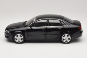 Audi A4 B6 3.2 Quattro Juodas Minichamps 1:18 5010404125 Metalas - nuotrauka 4 iš 8