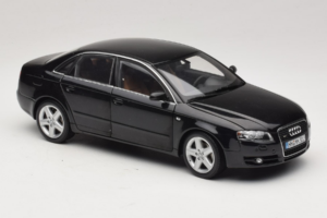 Audi A4 B6 3.2 Quattro Juodas Minichamps 1:18 5010404125 Metalas - nuotrauka 6 iš 8