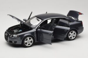 Audi A4 B7 Pilkas Metalinis Minichamps 1:18 100014400 Metalas - nuotrauka 2 iš 8