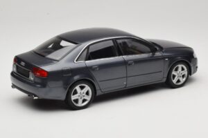 Audi A4 B7 Pilkas Metalinis Minichamps 1:18 100014400 Metalas - nuotrauka 3 iš 8
