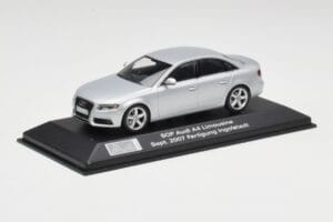 Audi A4 B8 3.2 Quattro Ice Sidabrinis Minichamps 1:43 5010704113 Metalas - nuotrauka 2 iš 4
