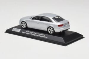 Audi A4 B8 3.2 Quattro Ice Sidabrinis Minichamps 1:43 5010704113 Metalas - nuotrauka 3 iš 4