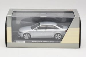 Audi A4 B8 3.2 Quattro Ice Sidabrinis Minichamps 1:43 5010704113 Metalas - nuotrauka 4 iš 4