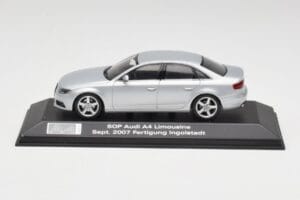 Audi A4 B8 3.2 Quattro Ice Sidabrinis Minichamps 1:43 5010704113 Metalas