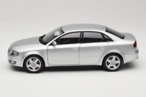 Audi A4 B8 3.2 Quattro Sidabrinis Minichamps 1:18 5010404115 Metalas - nuotrauka 4 iš 8