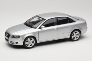 Audi A4 B8 3.2 Quattro Sidabrinis Minichamps 1:18 5010404115 Metalas