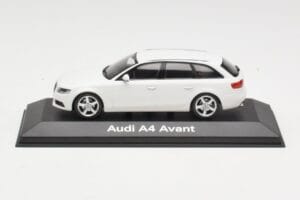 Audi A4 B8 Avant Ibis White Minichamps 1:43 5010804213 Metalas