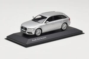 Audi A4 B8 Avant Ice Silver Minichamps 1:43 5011204213 Metalas - nuotrauka 2 iš 4