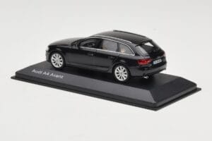 Audi A4 B8 Avant Phantom Black Minichamps 1:43 5011204223 Metalas - nuotrauka 3 iš 4