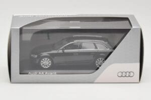 Audi A4 B8 Avant Phantom Black Minichamps 1:43 5011204223 Metalas - nuotrauka 4 iš 4