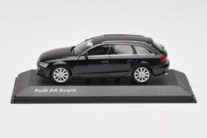Audi A4 B8 Avant Phantom Black Minichamps 1:43 5011204223 Metalas
