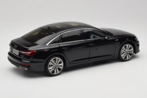 Audi A6L C8 Juodas Paudi Model 1:18 42499 Metalas - nuotrauka 3 iš 8