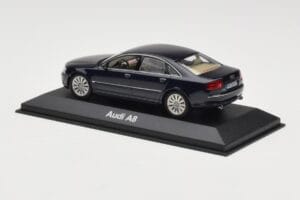 Audi A8 D3 Blue Metallic Light Interior Minichamps 1:43 20000001386003 Metalas - nuotrauka 3 iš 4