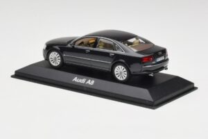 Audi A8 D3 Phantom Juodas Minichamps 1:43 5010508133 Metalas - nuotrauka 3 iš 4