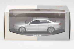 Audi A8 D3 Sidabras Minichamps 1:43 20000001386001 Metalas - nuotrauka 4 iš 4