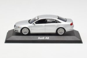 Audi A8 D3 Sidabras Minichamps 1:43 20000001386001 Metalas