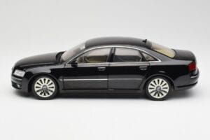 Audi A8 D3 W12 Juodas Kyosho 1:18 09212BK Metalas - nuotrauka 4 iš 8
