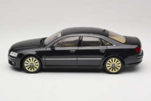 Audi A8 D3 W12 Juodas Kyosho 1:18 5010508135 Metalas - nuotrauka 4 iš 8