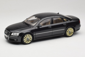 Audi A8 D3 W12 Juodas Kyosho 1:18 5010508135 Metalas