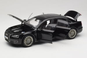 Audi A8L D3 W12 Phantom Black Kyosho 1:18 5011008125 Metalas - nuotrauka 2 iš 8