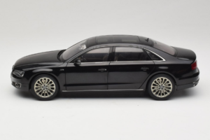 Audi A8L D3 W12 Phantom Black Kyosho 1:18 5011008125 Metalas - nuotrauka 4 iš 8