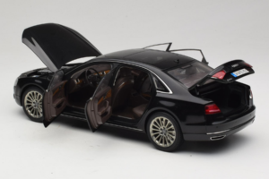 Audi A8L D3 W12 Phantom Black Kyosho 1:18 5011008125 Metalas - nuotrauka 5 iš 8