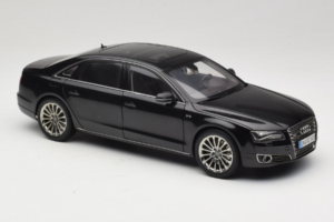 Audi A8L D3 W12 Phantom Black Kyosho 1:18 5011008125 Metalas - nuotrauka 6 iš 8