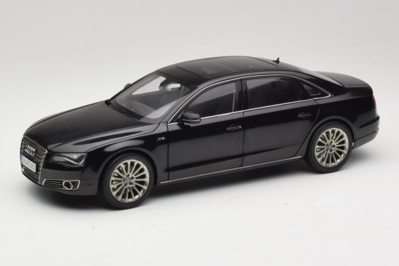 Audi A8L D3 W12 Phantom Black Kyosho 1:18 5011008125 Metalas