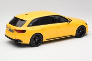Audi RS4 B9 Avant 25-metis Vegas Geltonas GT Spirit 1:18 GT935 Derva - nuotrauka 2 iš 6