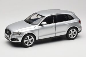 Audi Q5 8R Ice Silver Kyosho 1:18 09242IS Metalas