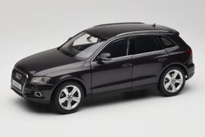 Audi Q5 8R Lava Grey Kyosho 1:18 09242LG Metalas