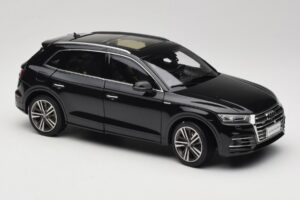 Audi Q5L FY Juodas Paudi Model 1:18 26732 Metalas - nuotrauka 6 iš 8