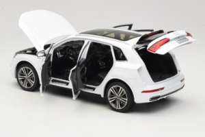 Audi Q5L FY Baltas Paudi Model 1:18 30694 Metalas - nuotrauka 5 iš 8